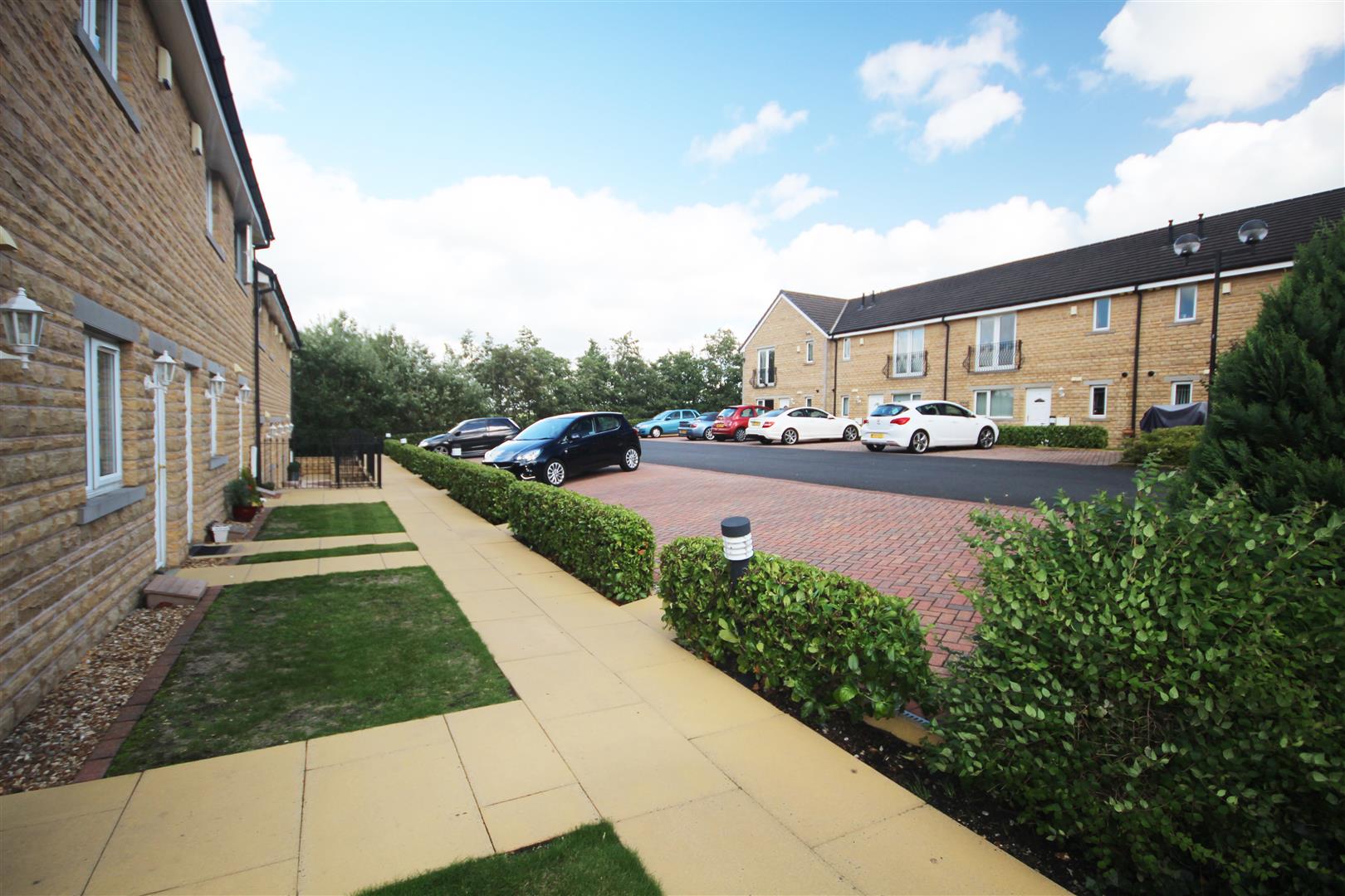 2 bedroom apartment For Sale in Colne - IMG_8915.jpg